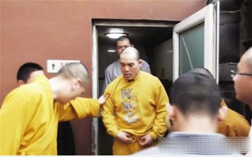 开房和尚皈依佛门 和尚被拒身心改过(图)